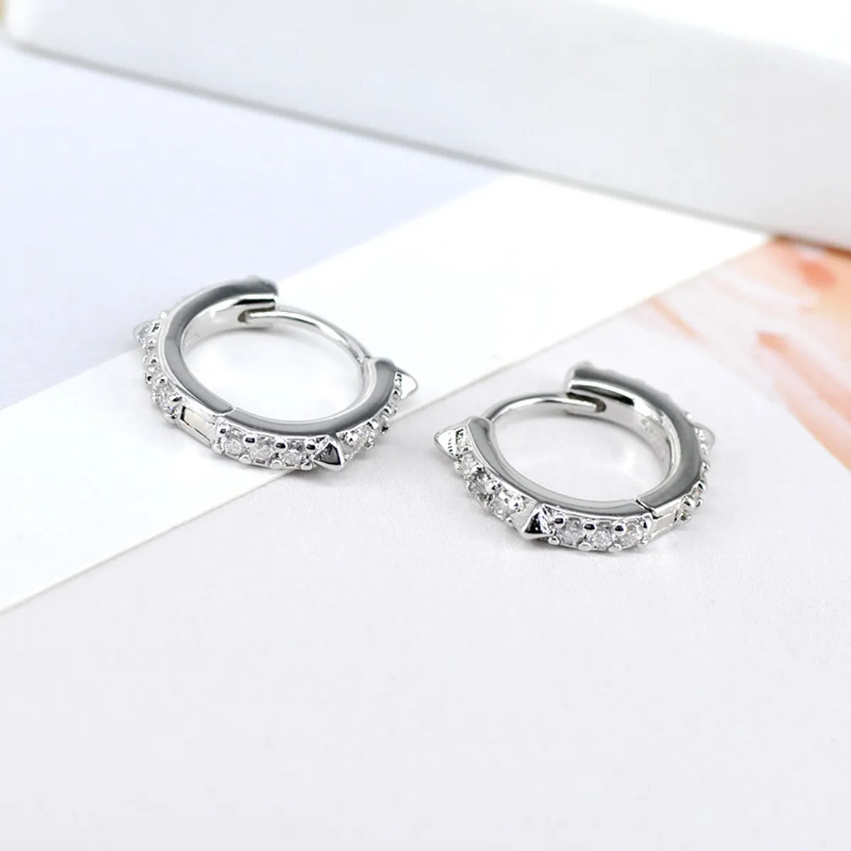 Fashion Geometric Rivets Diamond Fashion Stud Earrings