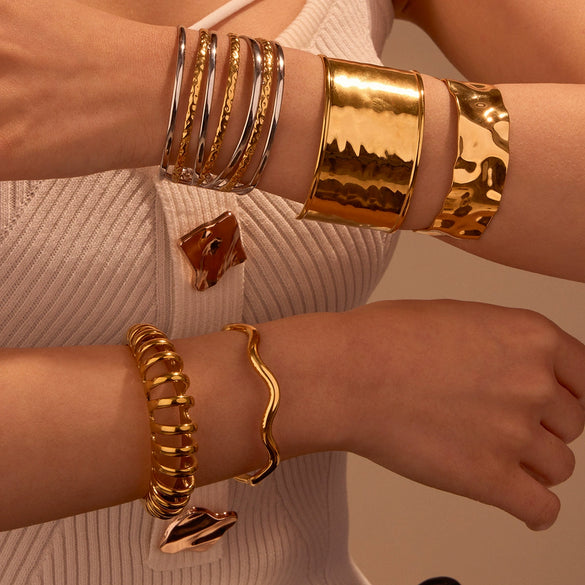 Fashion Geometric Semicircle Hollow Stainless Steel Electroplated Women's Bracelet