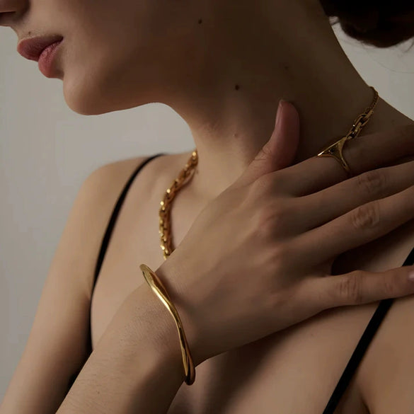 Fashion Geometric Shaped Irregular Stainless Steel Electroplated Female Bracelet