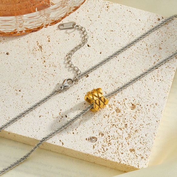 Fashion Geometric Stainless Steel Necklace For Women With Vacuum Electroplated Simple Clavicle Chain