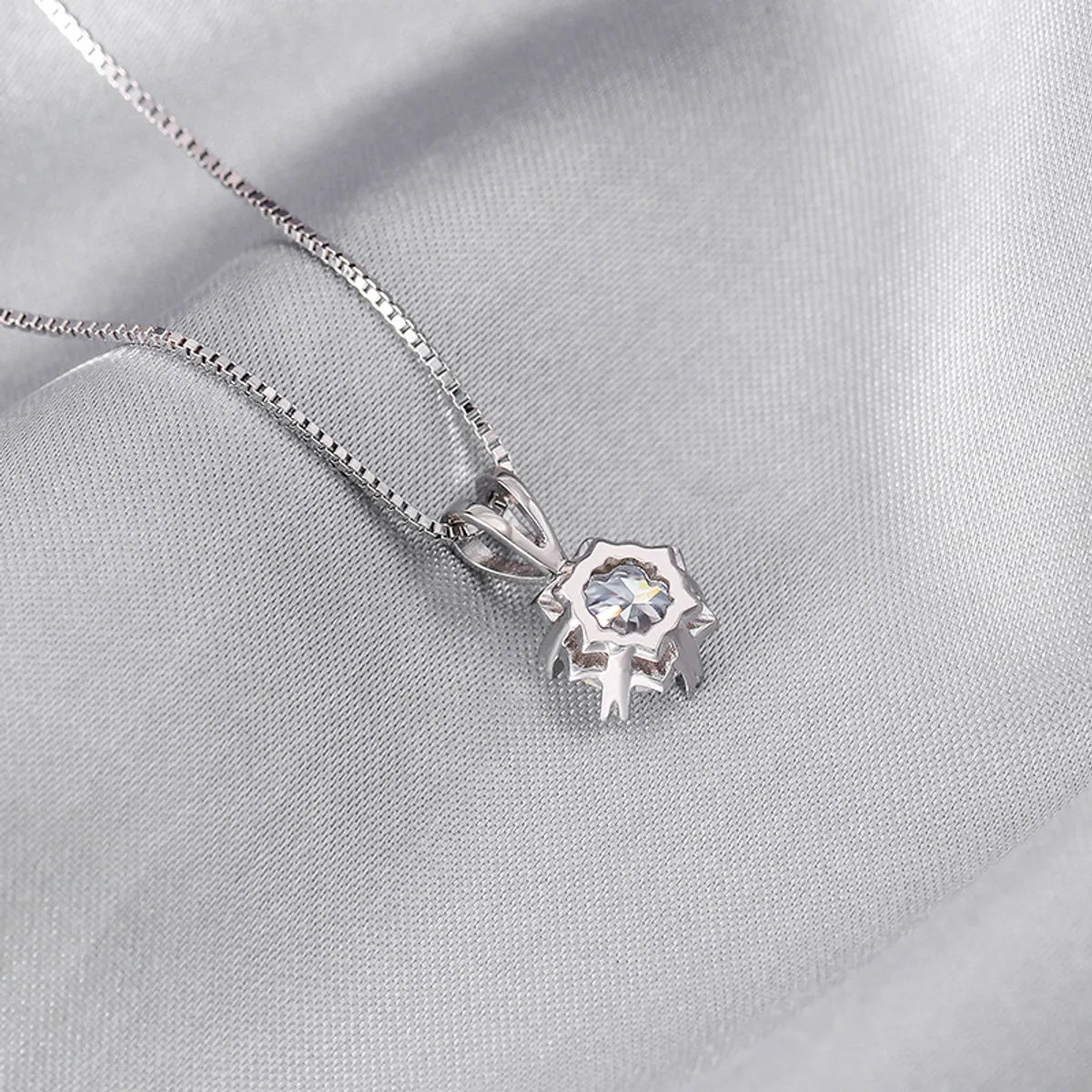 Wholesale Fashion Geometric Sterling Silver Moissanite Pendant Necklace