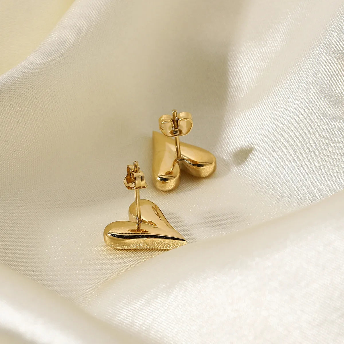 Fashion Gold Plated Stainless Steel Heart Earrings Wholesale Nihaojewelry