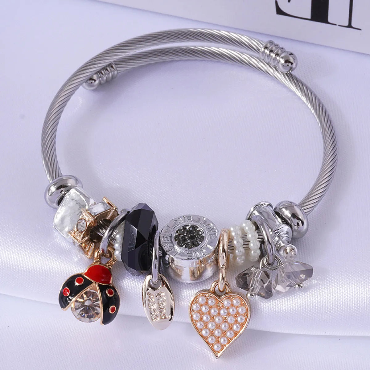 Fashion Heart Shape Beetles Alloy Steel Inlay Pearl Women's Bangle 1 Piece