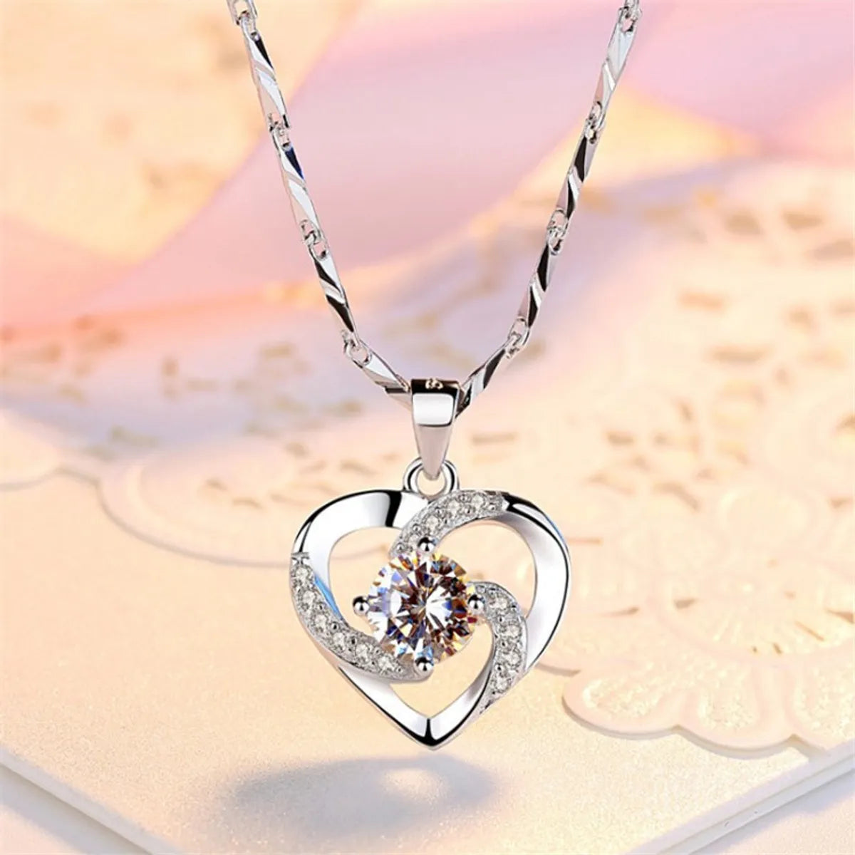 Fashion Heart Shape Copper Rhinestones Pendant Necklace In Bulk