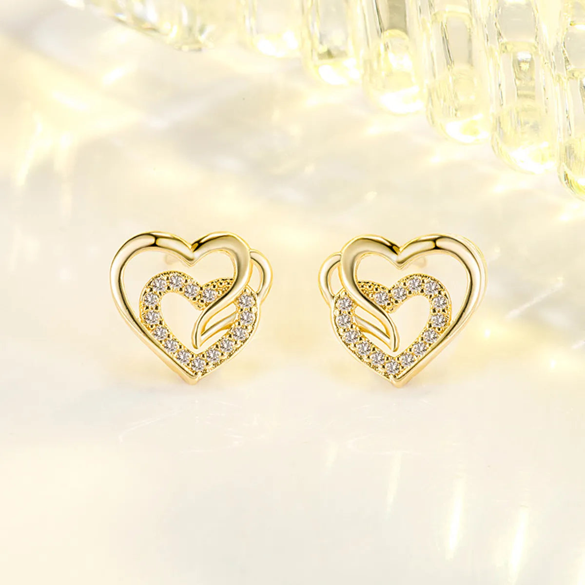 Fashion Heart Shape Copper Inlay Zircon Ear Studs 1 Pair