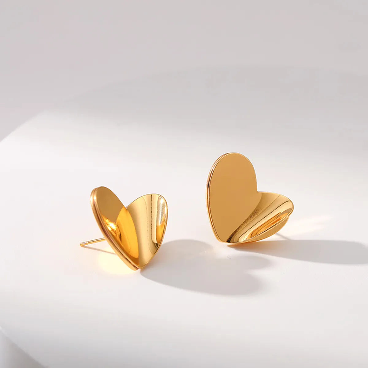 Fashion Heart Shape Copper Plating Ear Studs 1 Pair