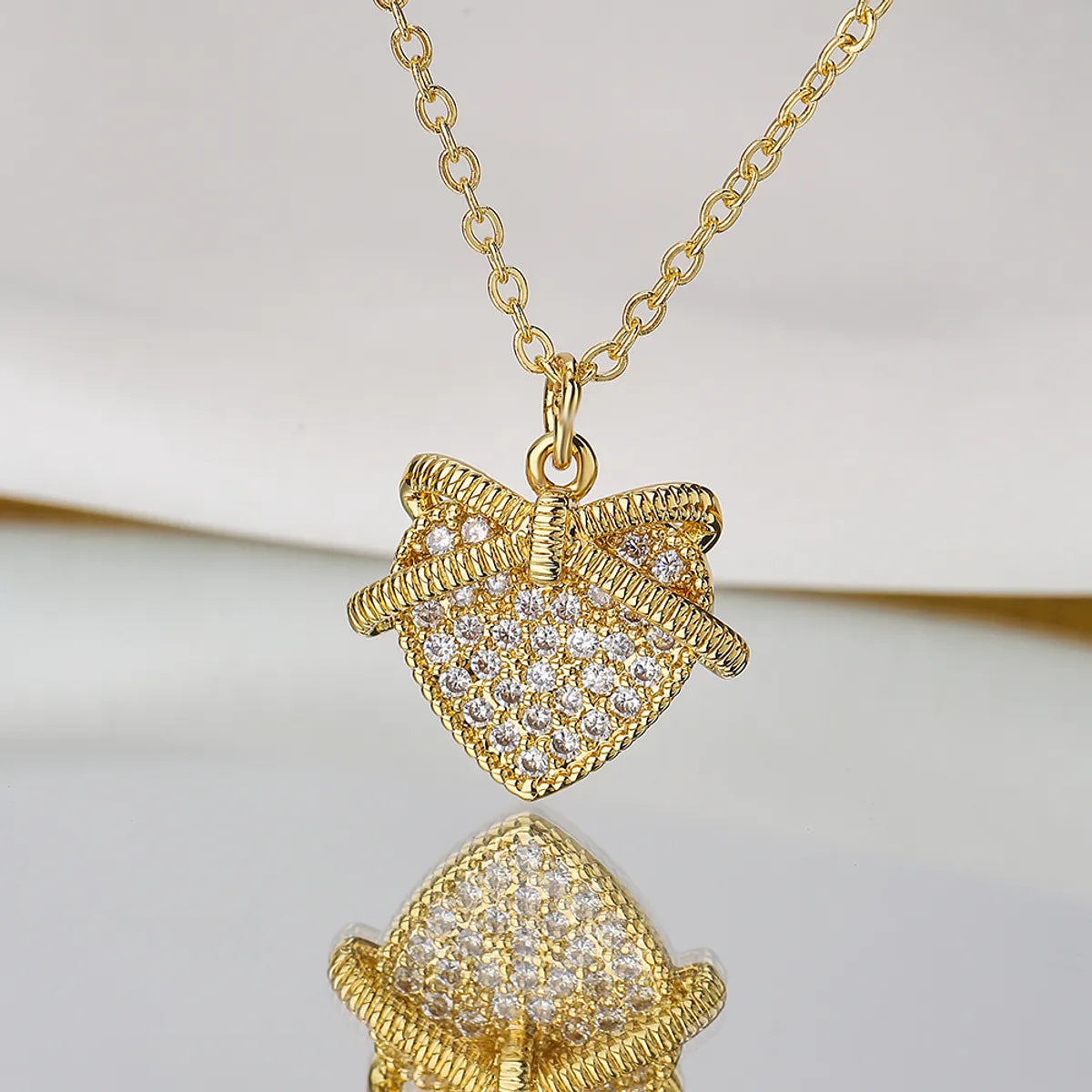 Fashion Heart Shape Copper Plating Zircon Pendant Necklace