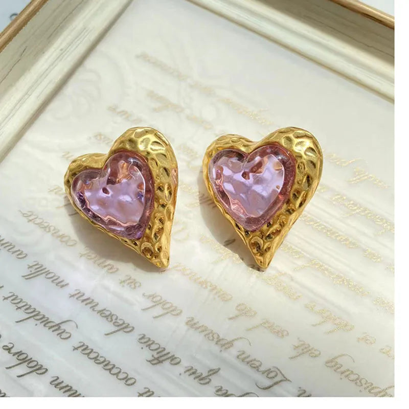 Fashion Heart Shape Glass Heart Artificial Gemstones Women'S Ear Studs 1 Pair