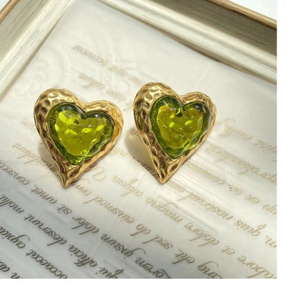 Fashion Heart Shape Glass Heart Artificial Gemstones Women'S Ear Studs 1 Pair