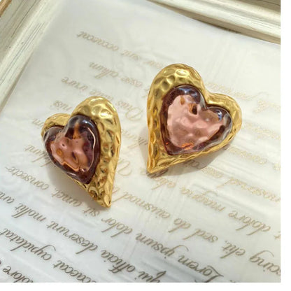 Fashion Heart Shape Glass Heart Artificial Gemstones Women'S Ear Studs 1 Pair