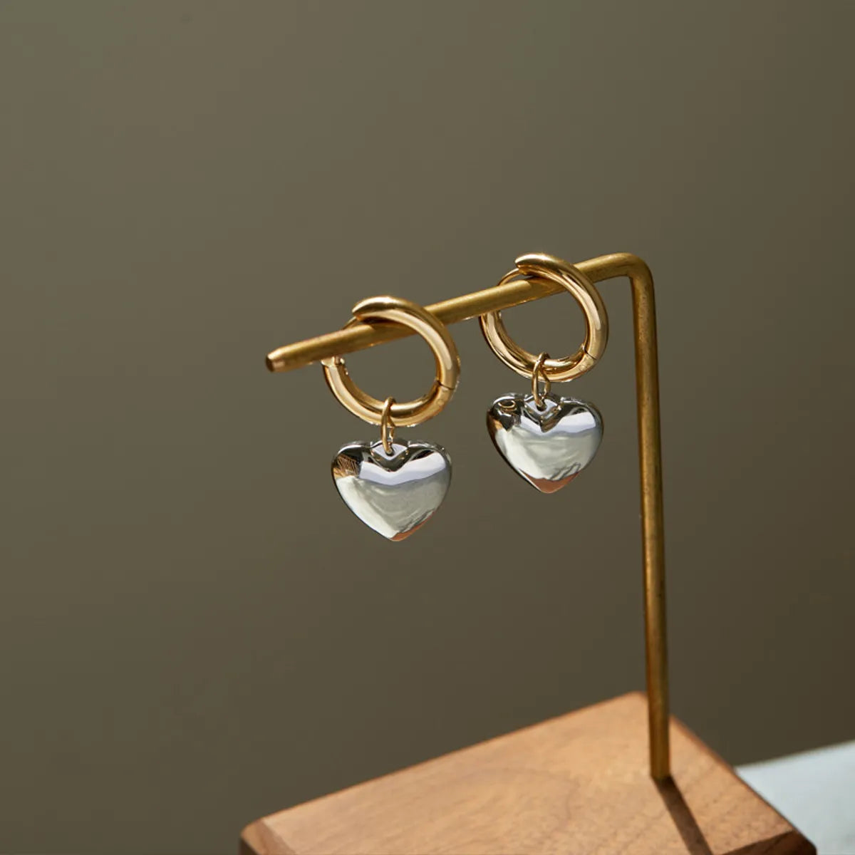 1 Pair Fashion Heart Shape Gold Plated Titanium Steel Gold Plated Earrings