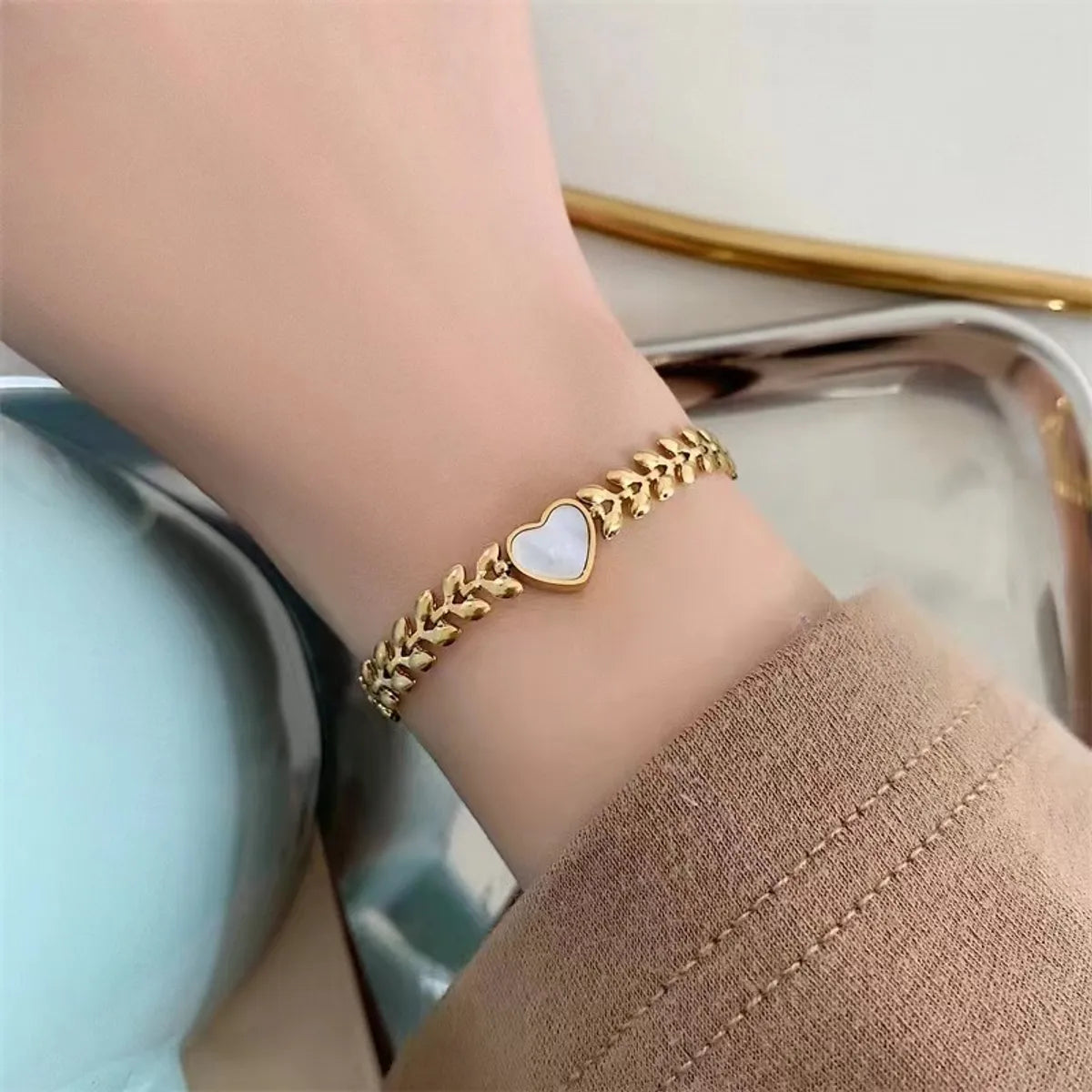 Fashion Heart Shape Titanium Steel Plating Shell Bracelets 1 Piece