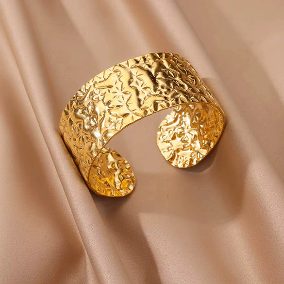 Fashion Hot Flower Stainless Steel Open Bracelet With Exaggerated Hollow Flower Leaves And Electroplating Treatment