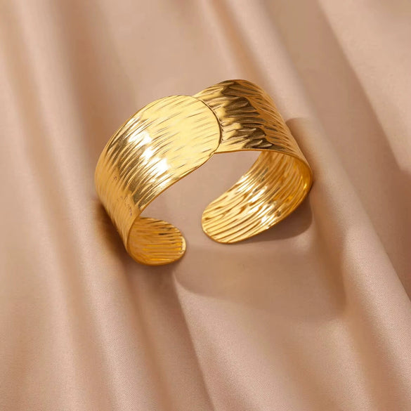 Fashion Hot Flower Stainless Steel Open Bracelet With Exaggerated Hollow Flower Leaves And Electroplating Treatment