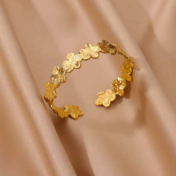 Fashion Hot Flower Stainless Steel Open Bracelet With Exaggerated Hollow Flower Leaves And Electroplating Treatment