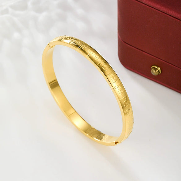 Fashion Imitation Gold Stainless Steel Striped Elegant Alloy Electroplated Bracelet
