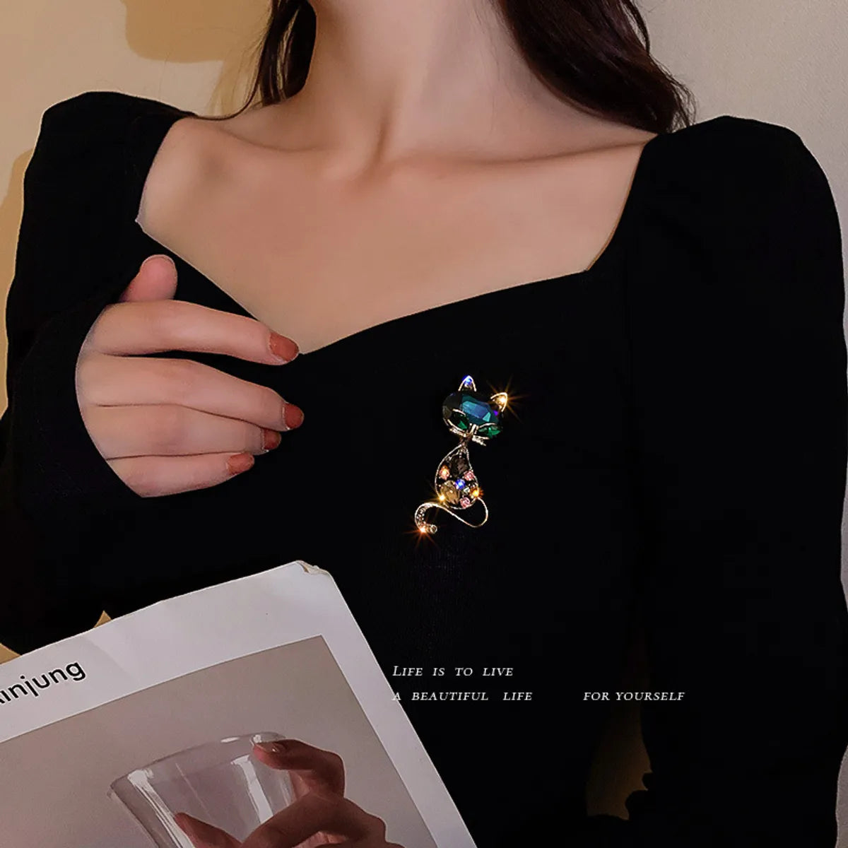 Fashion Kitten Brooch Electroplating Diamond Clothing Alloy Jewelry Female