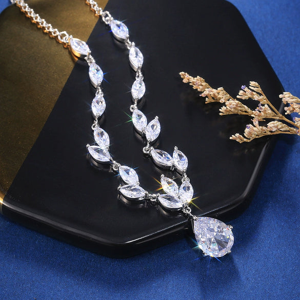 Fashion Ladies Copper Zircon Earrings Necklace With Geometric Pattern And Diamond Design In Light Luxury Style