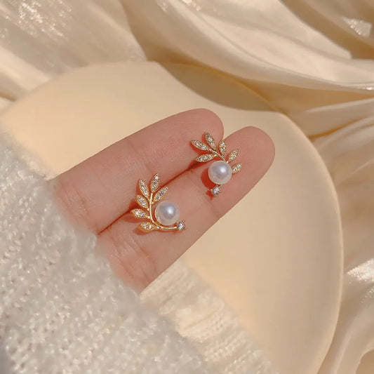 Fashion Leaf Micro-Set Pearl Earrings Simple Alloy Stud Earrings