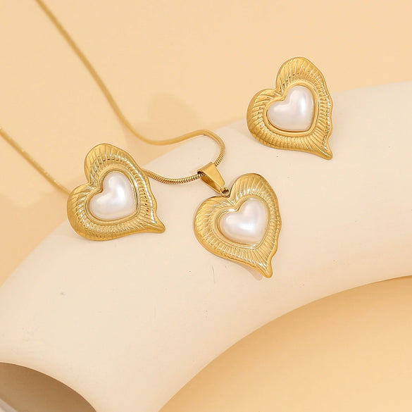 Fashion Love Imitation Pearl Necklace Suit For Women Heart Shape Stainless Steel Jewelry With Electroplating And Snake Bone Chain