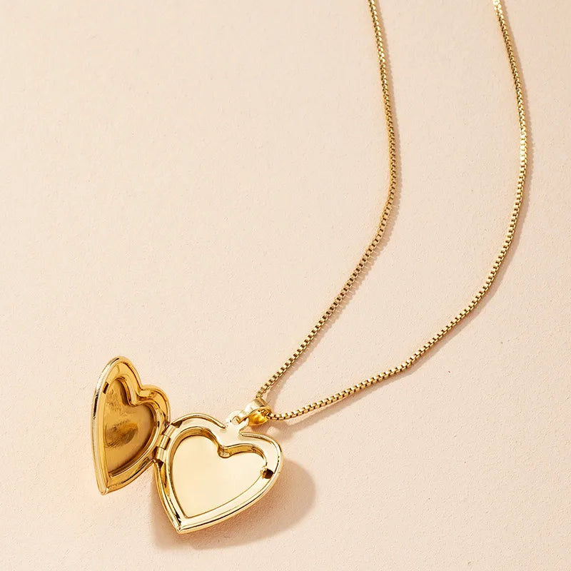 Fashion Love Pendant Necklace Heart Clavicle Chain