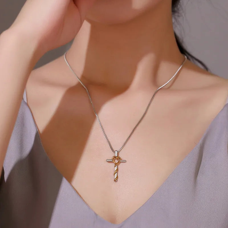 Fashion Love-Shaped Classic Cross Pendant Clavicle Chain Ladies Necklace