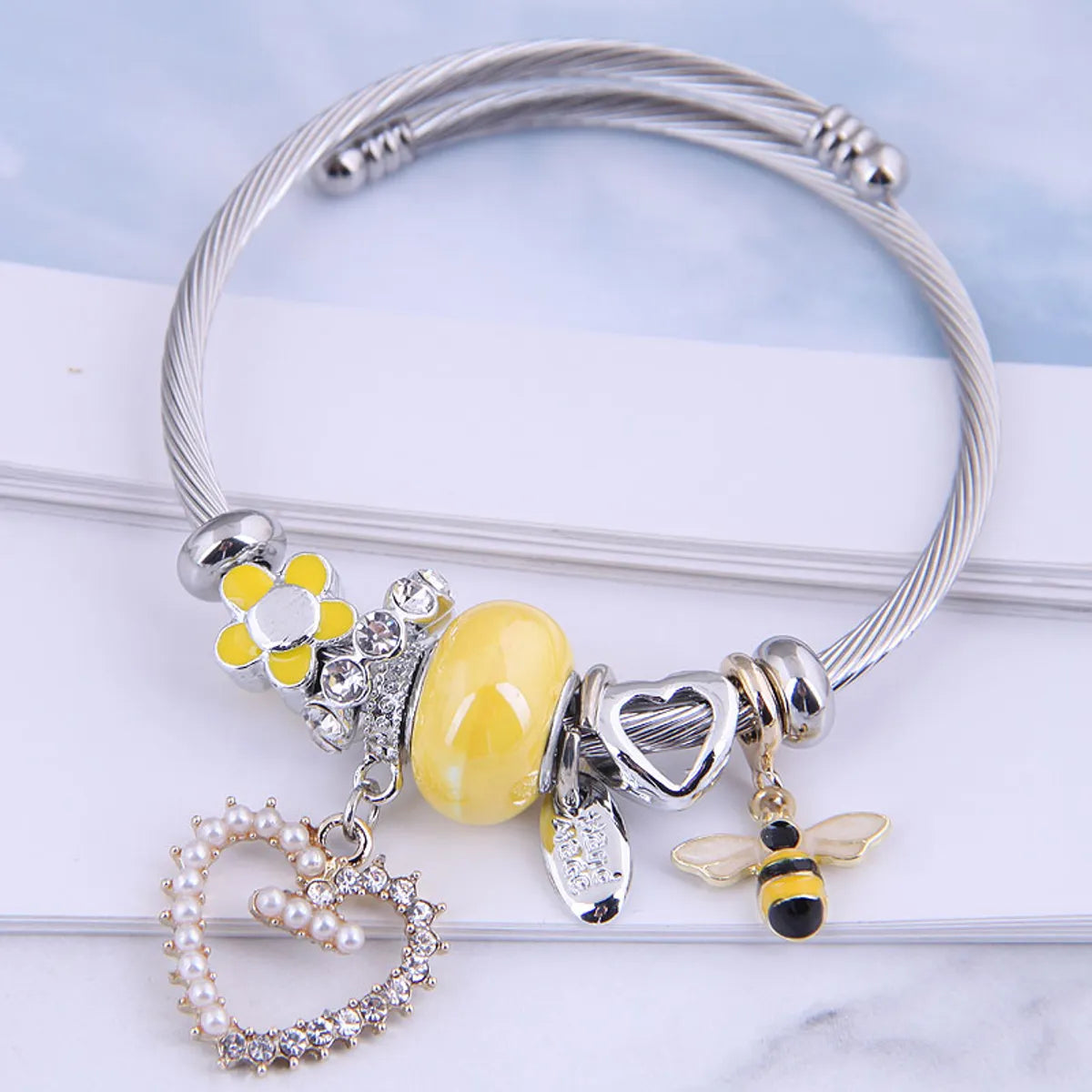 Fashion Metal Simple Heart Bee Multi-Element Bracelet