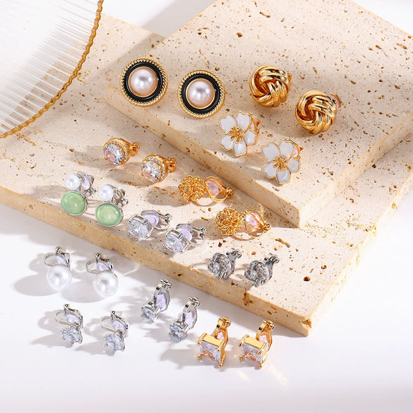 Fashion Metallic Women's Ear Clip Without Ear Holes Copper Geometric Style Set With Diamonds