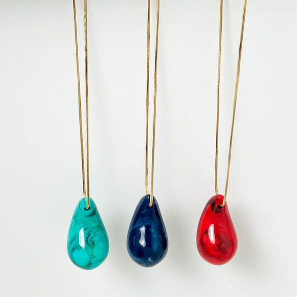 Fashion Minimalist Acrylic Water Drop Pendant Necklace With Stainless Steel Electroplated 18K Gold Snake Bone Chain