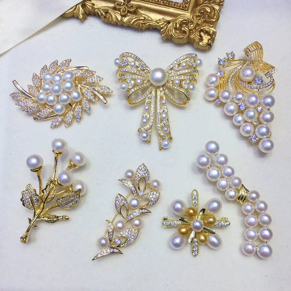 Fashion Multi Bead Natural Freshwater Pearl Flower Shaped Brooch Pin With Plaid Pattern Set With Pearls Copper Plated With Thick Real Gold For Women