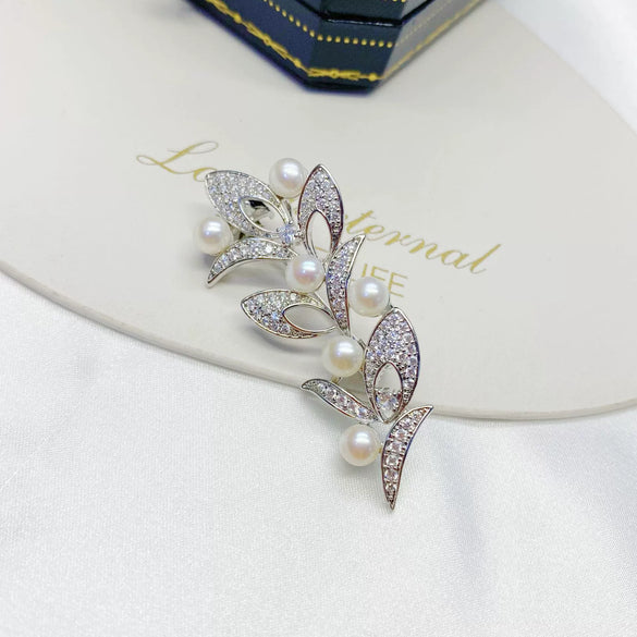 Fashion Multi Bead Natural Freshwater Pearl Flower Shaped Brooch Pin With Plaid Pattern Set With Pearls Copper Plated With Thick Real Gold For Women