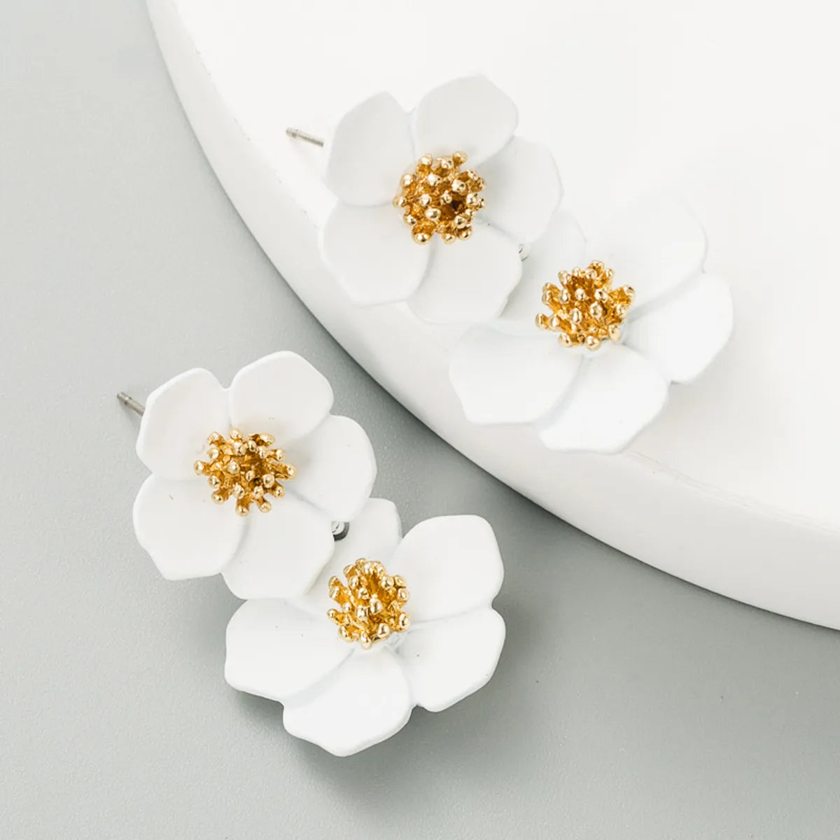 Fashion Flower Stoving Varnish Alloy Earrings