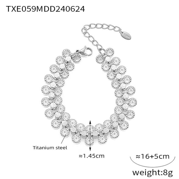 Fashion Multiround Stitching Batch Flower Chain Jewelry Suit Titanium Steel Light Luxury Bracelet Necklace With Electroplating Design
