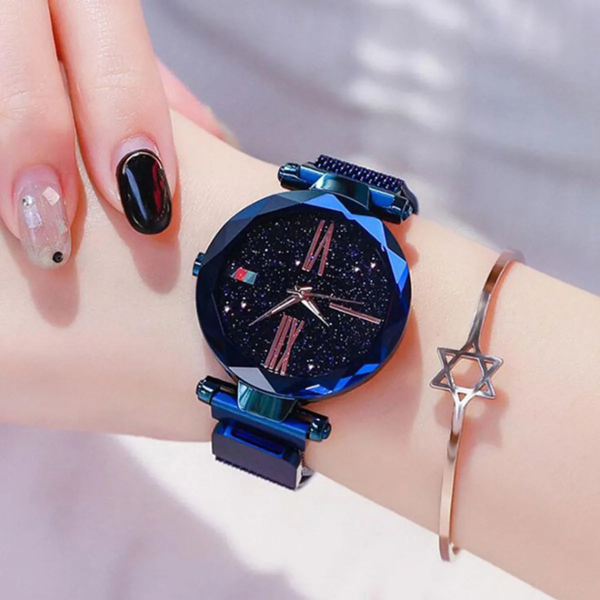 Fashion New  Magnet With Quartz Watch  Korean Simple  Magnet Watch  Wholesale