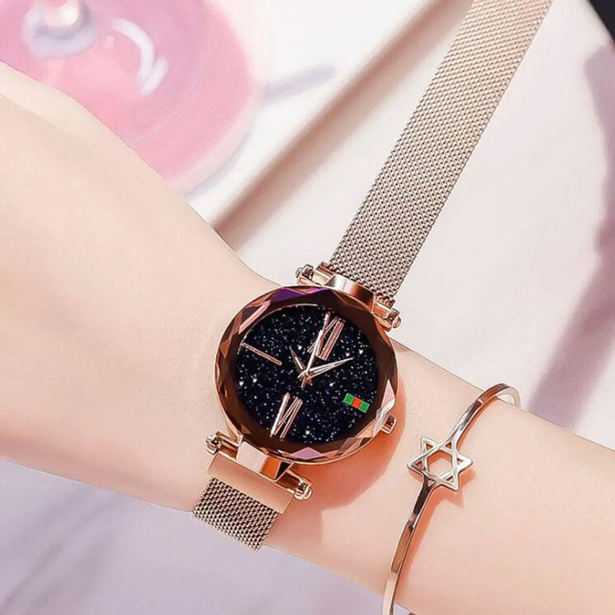 Fashion New  Magnet With Quartz Watch  Korean Simple  Magnet Watch  Wholesale