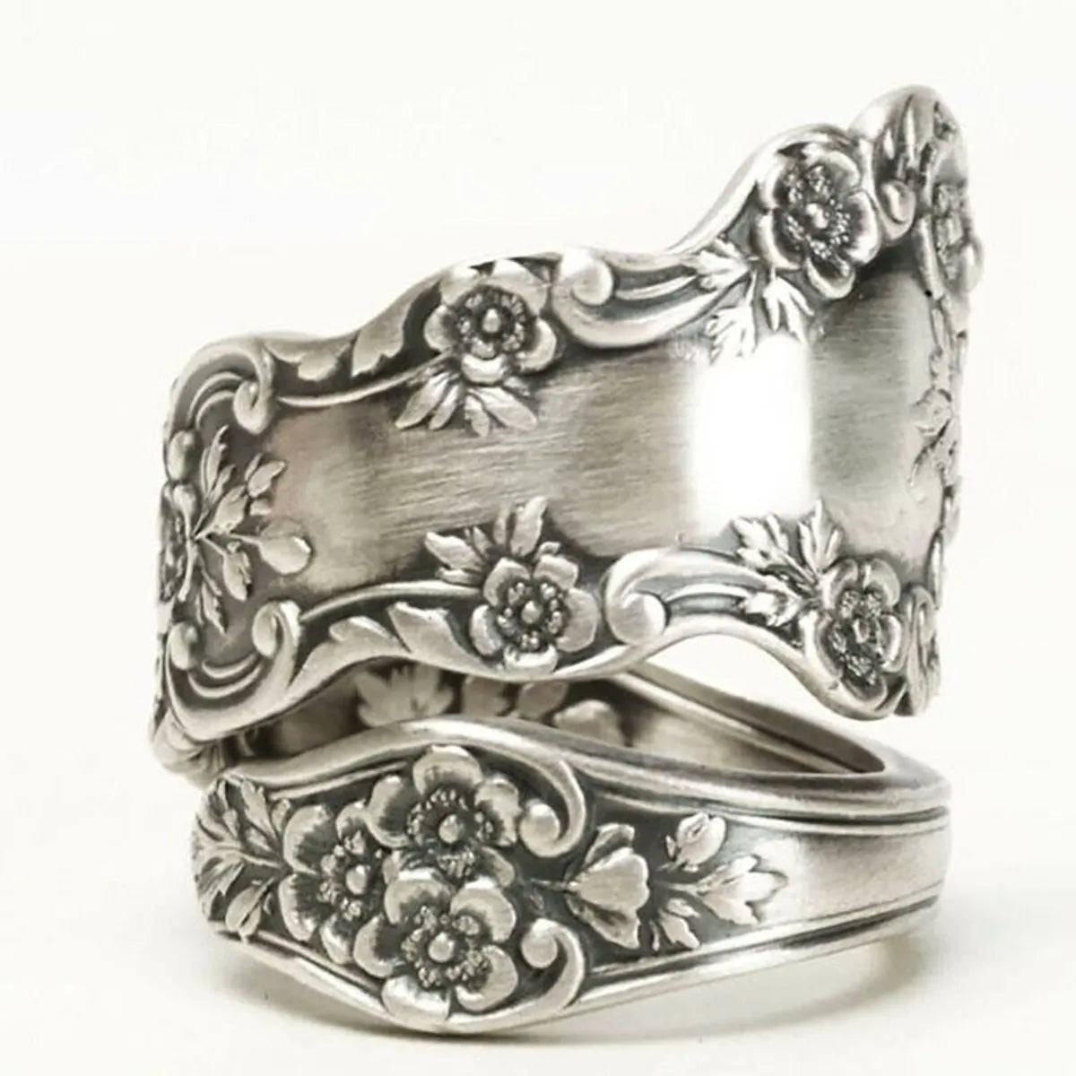 Fashion New Retro Flower Ring Ladies Alloy Hand Jewelry