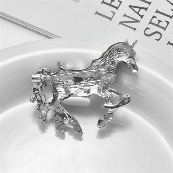 Fashion Niche Creative Retro High End Sense Alloy Oil Drop Enamel War Horse Animal Design Clothing Brooch