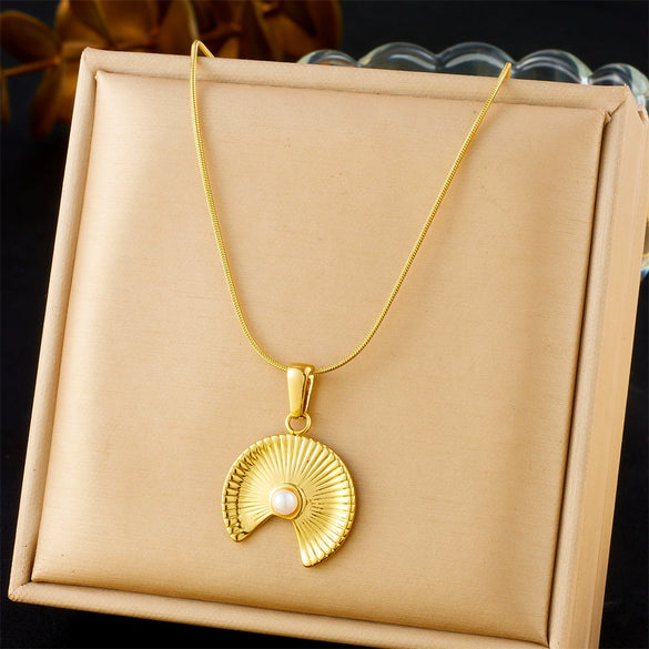 Fashion Niche Design Irregular Geometric Round Fanshaped Pearl Stainless Steel Gold Plated Pendant Necklace For Women