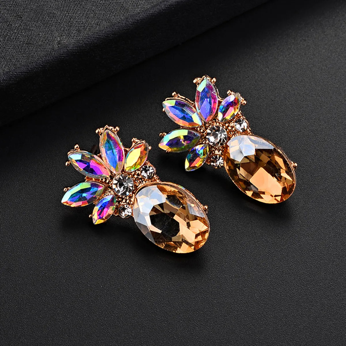 Fashion Ornament Horse Eye Crystal Pineapple Shaped Alloy Stud Earrings