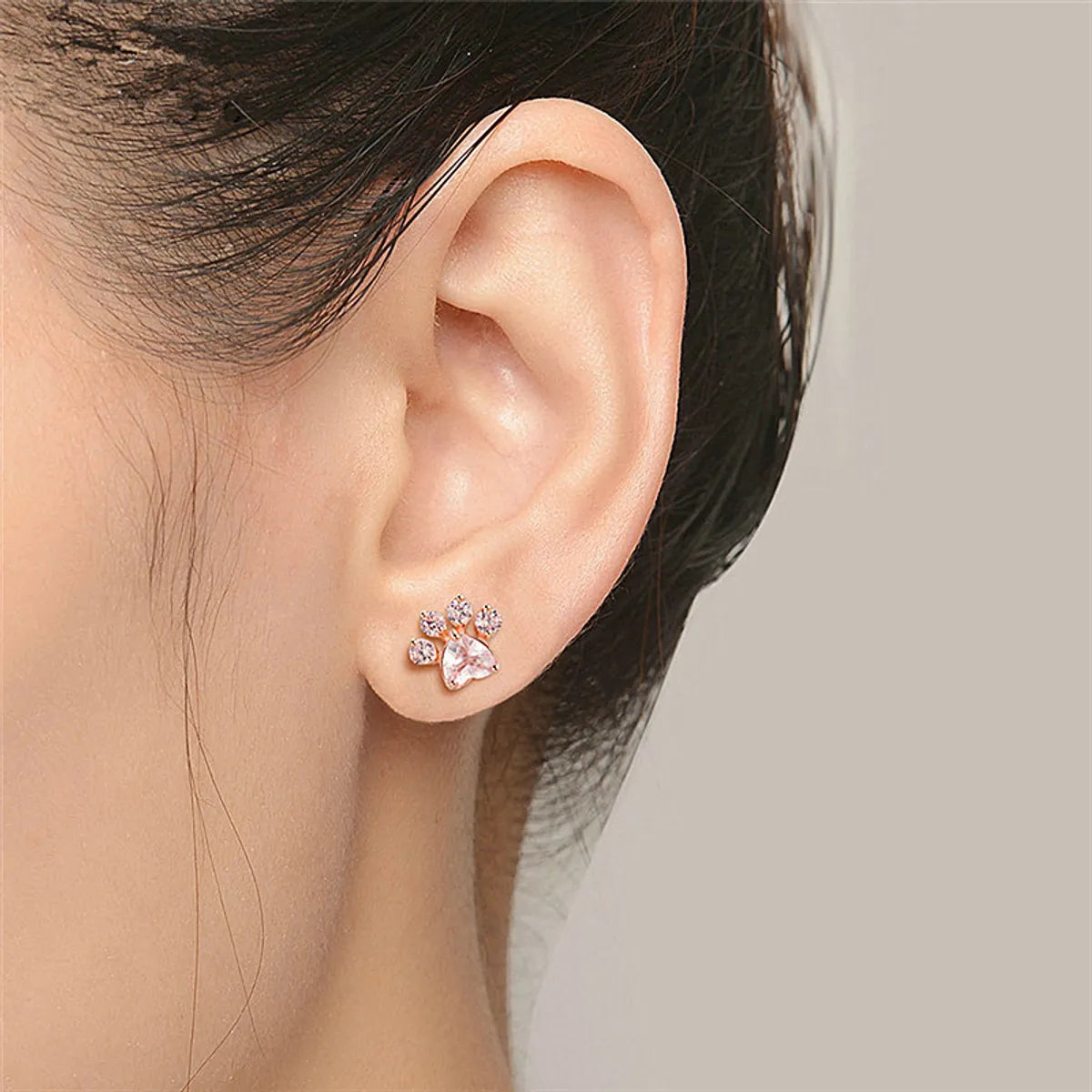 Fashion Paw Print Copper Inlay Zircon Ear Studs 1 Pair