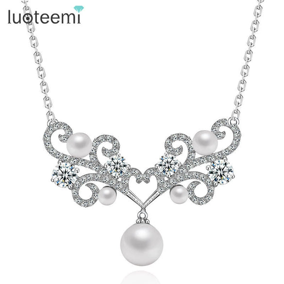 Fashion Pearl Pendant Necklace With Geometric Copper Design And Clavicle Chain For Women
