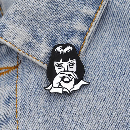 Fashion Personality New Chest Lonely Girl Brooch Egyptian Eye Wild Alloy Drop Oil Denim Shirt Badge Wholesale Nihaojewelry