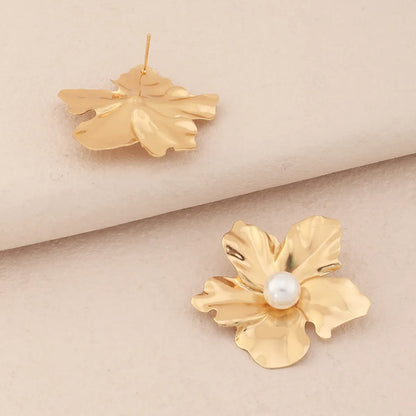 Fashion Pleated Flower Pearl Stud Earrings