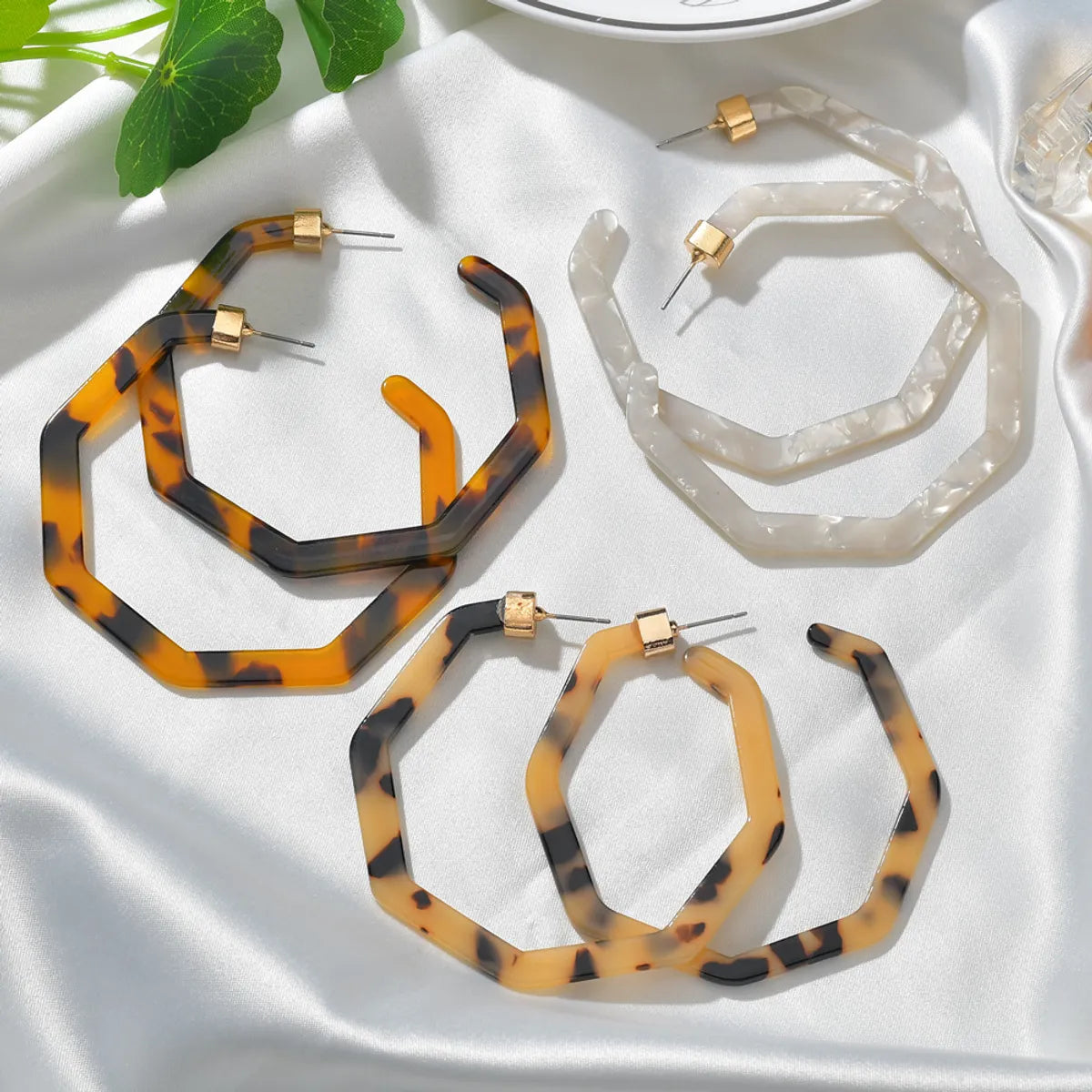 Fashion Polygon Tortoiseshell Earrings