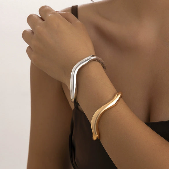 Fashion Punk Style Metal Asymmetrical Geometric Open Bracelet For Women