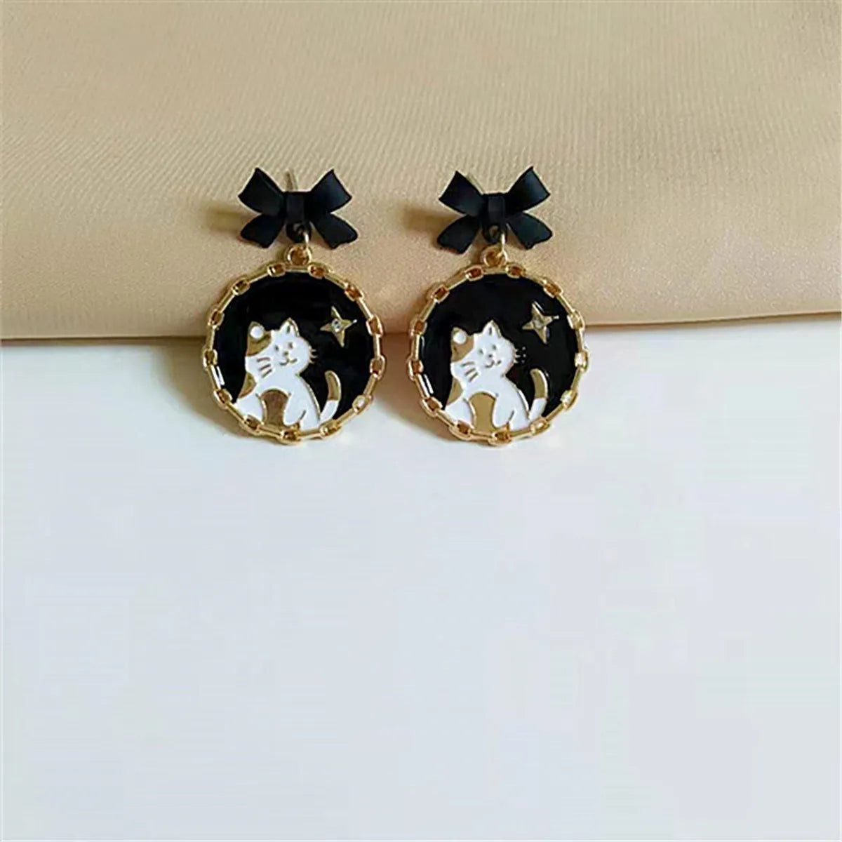 Fashion Rabbit Cat Alloy Enamel Women'S Drop Earrings 1 Pair