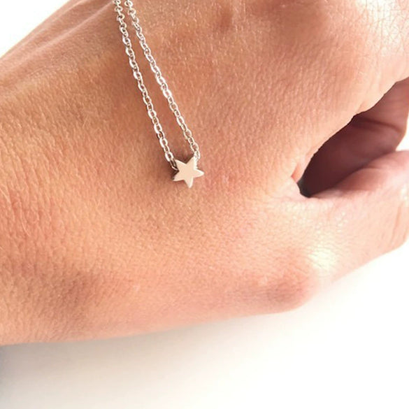 Fashion Retro Allmatch Alloy Fivepointed Star Chain Bracelet For Women With Electroplating Design