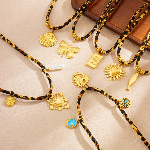 Fashion Retro Creative Printed Cotton Stainless Steel Pendant Love Butterfly Necklace With Animal Zodiac Pattern And Electroplating Design