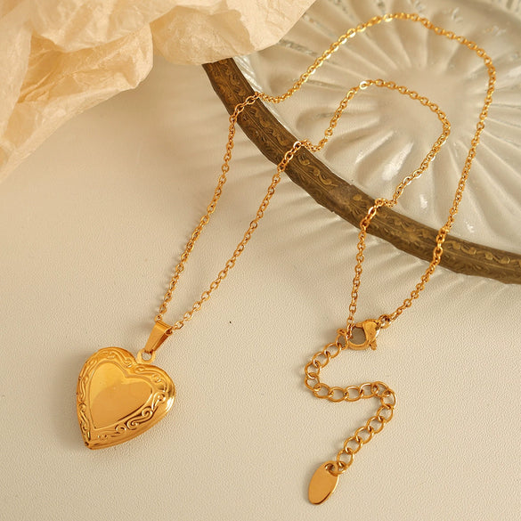 Fashion Retro Heart 316L Stainless Steel Gold Plated Pendant Necklace For Women