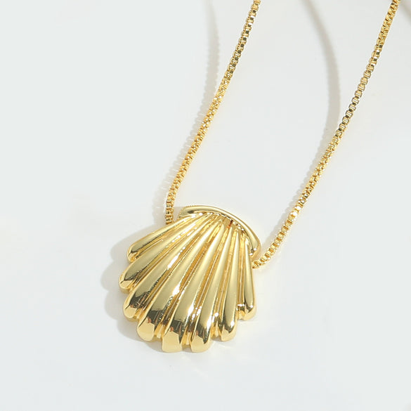 Fashion Retro Shell Pendant Necklace For Ladies Copper Material Heart Shape Electroplating Process O Word Chain
